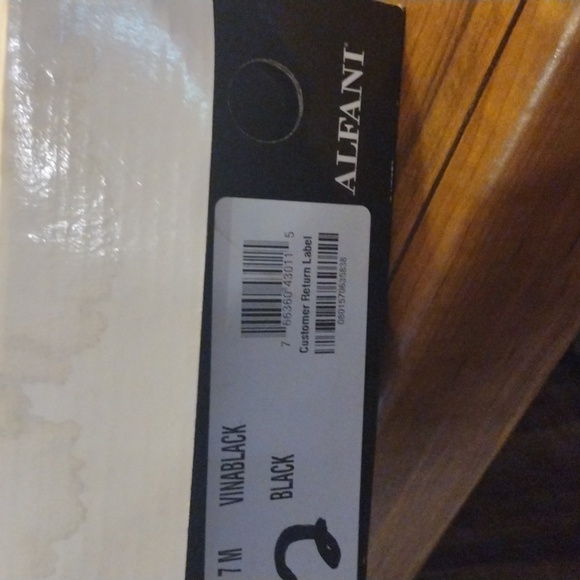 Brand New Alfani Slip-ons SZ 7M - Picture 4 of 7